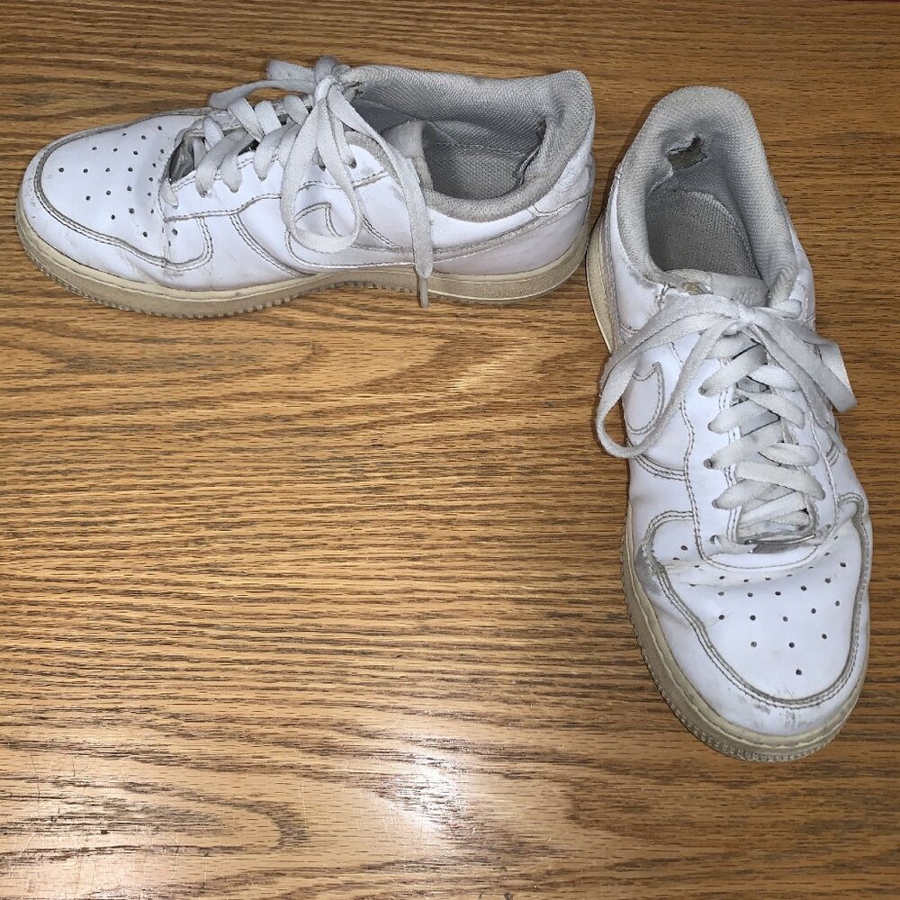 White Runners Air Force 1 Woman Size 9 Men Size 7.5